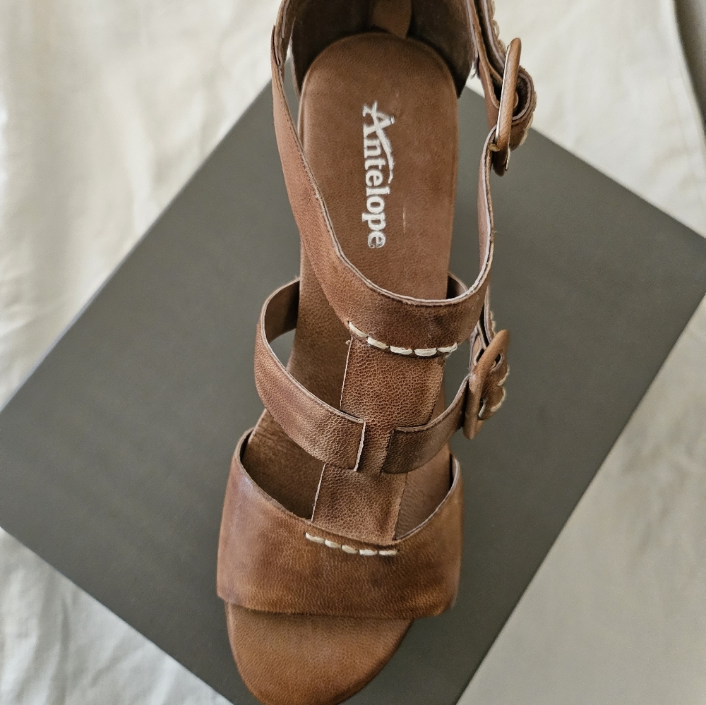 Antelope leather sandal NIB Sz 37 Taupe